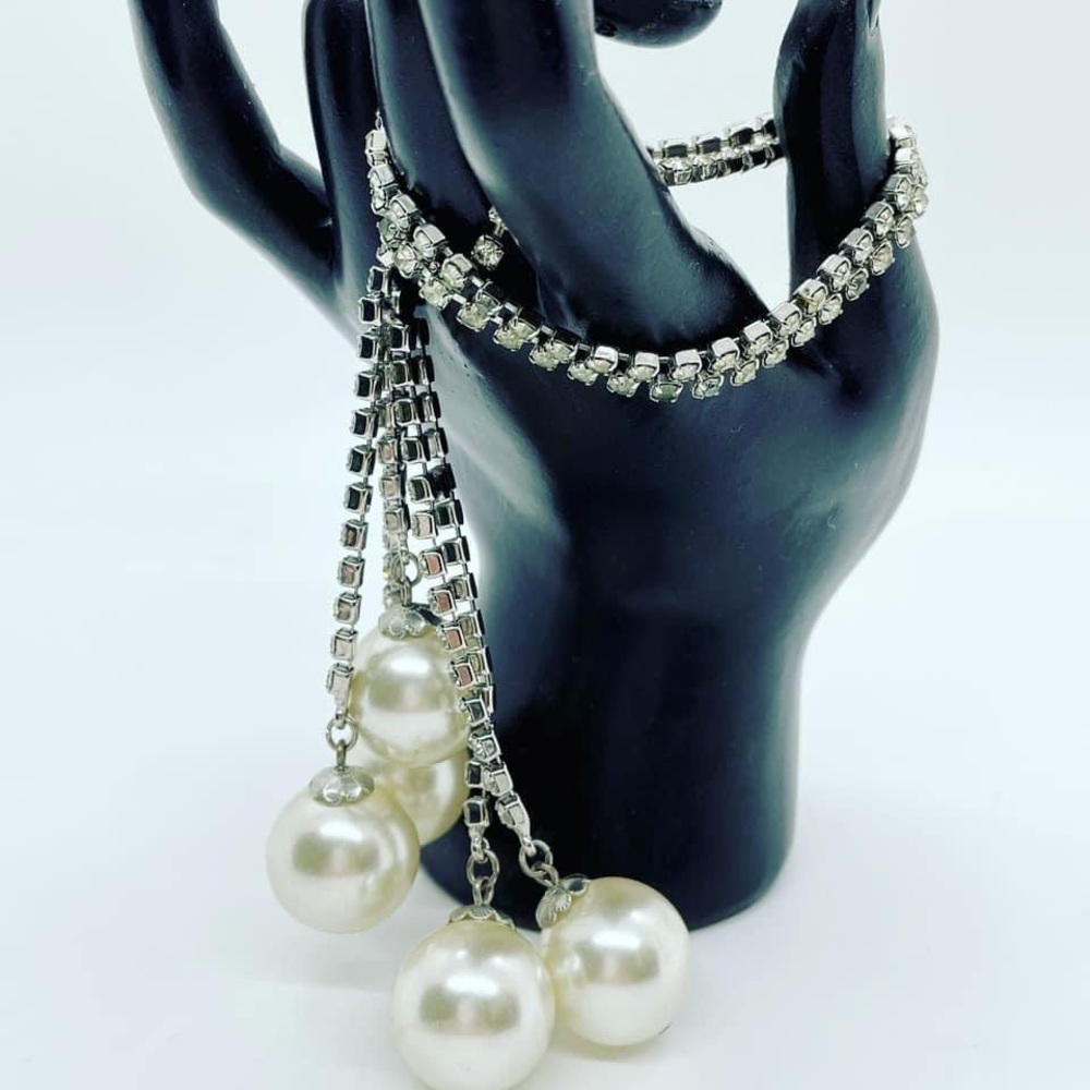 Vintage very unique long lariat necklace with rhinestones and faux pearls.